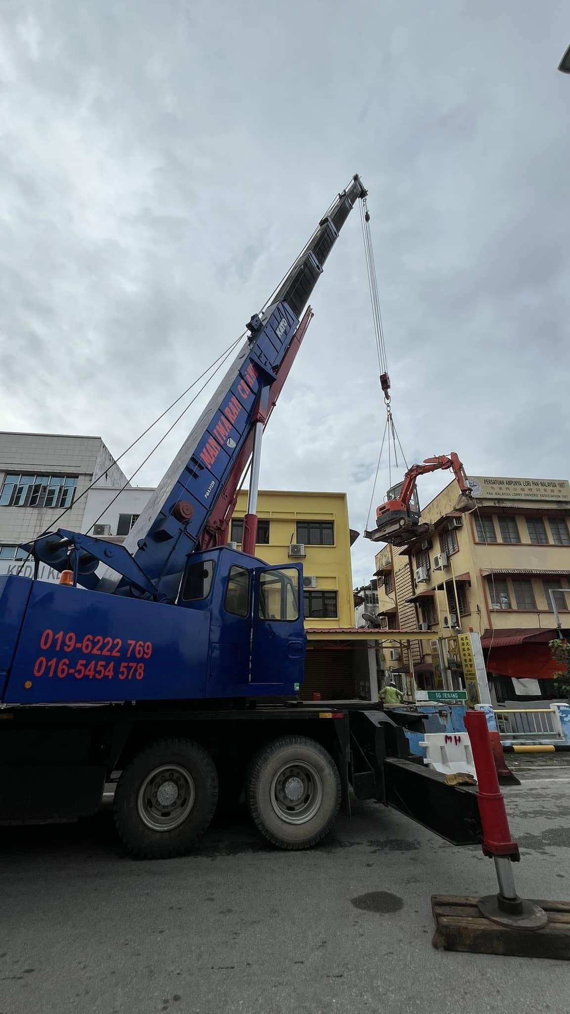 rough terrain crane